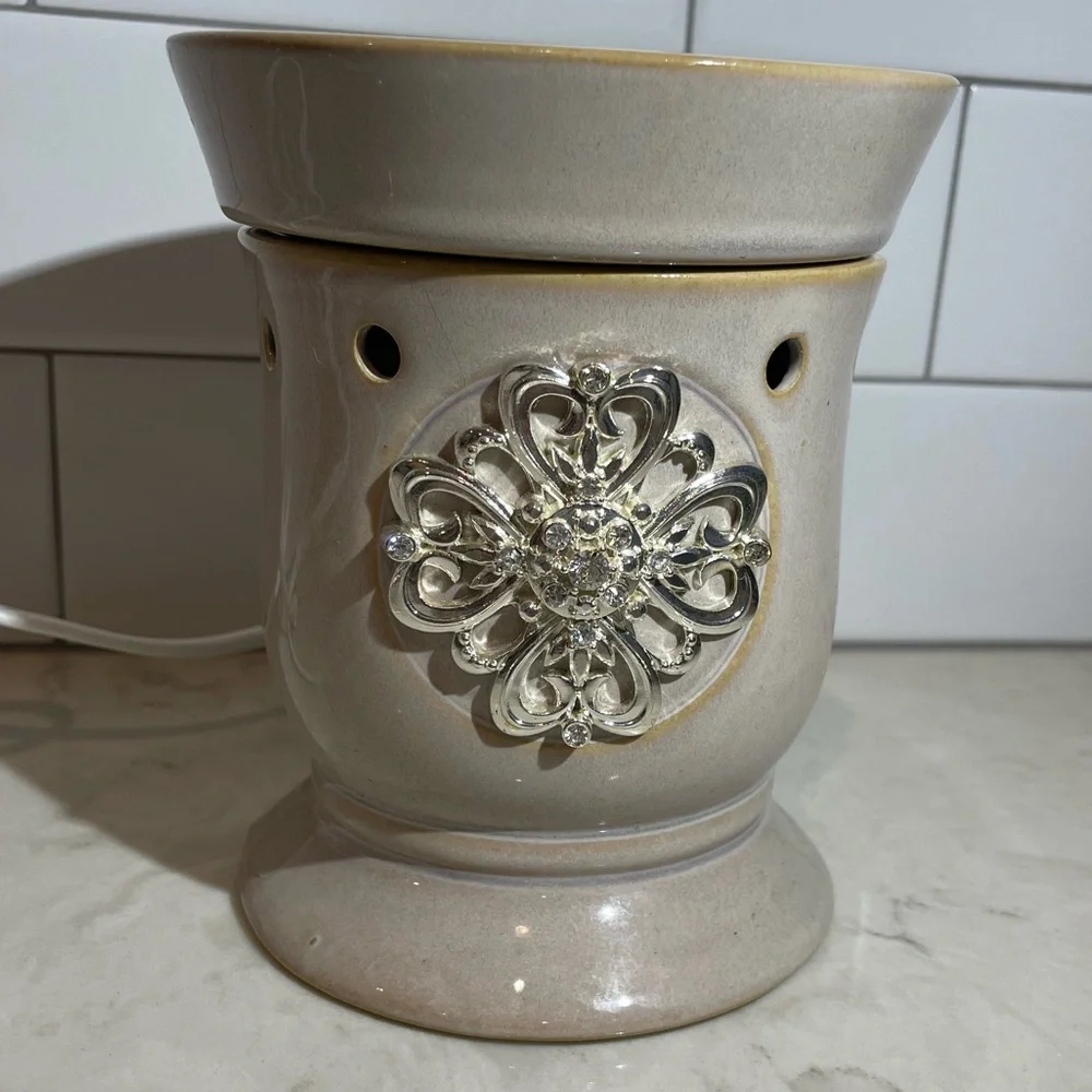 Scentsy beautiful neutral